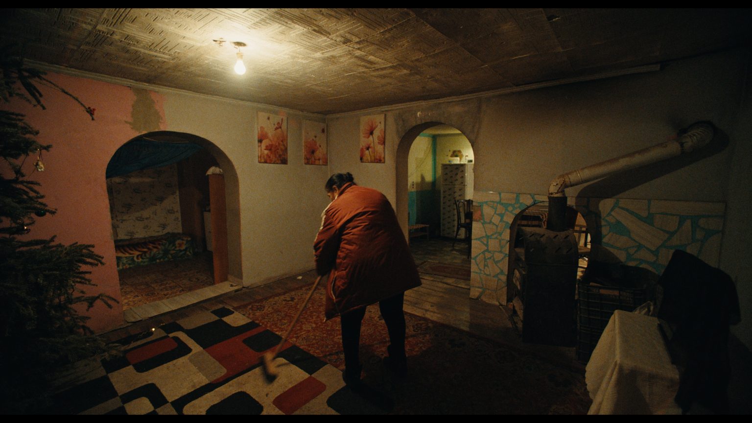 THE-SPECTACLE_Still-2